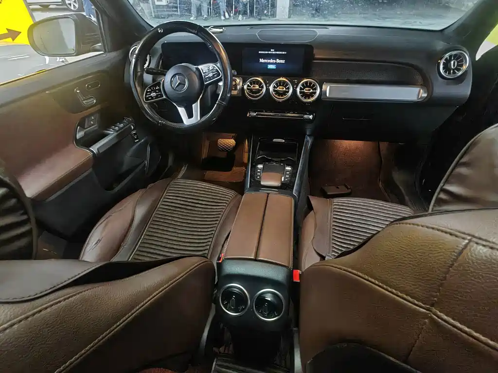 Mercedes-Benz GLB — миниатюра 10