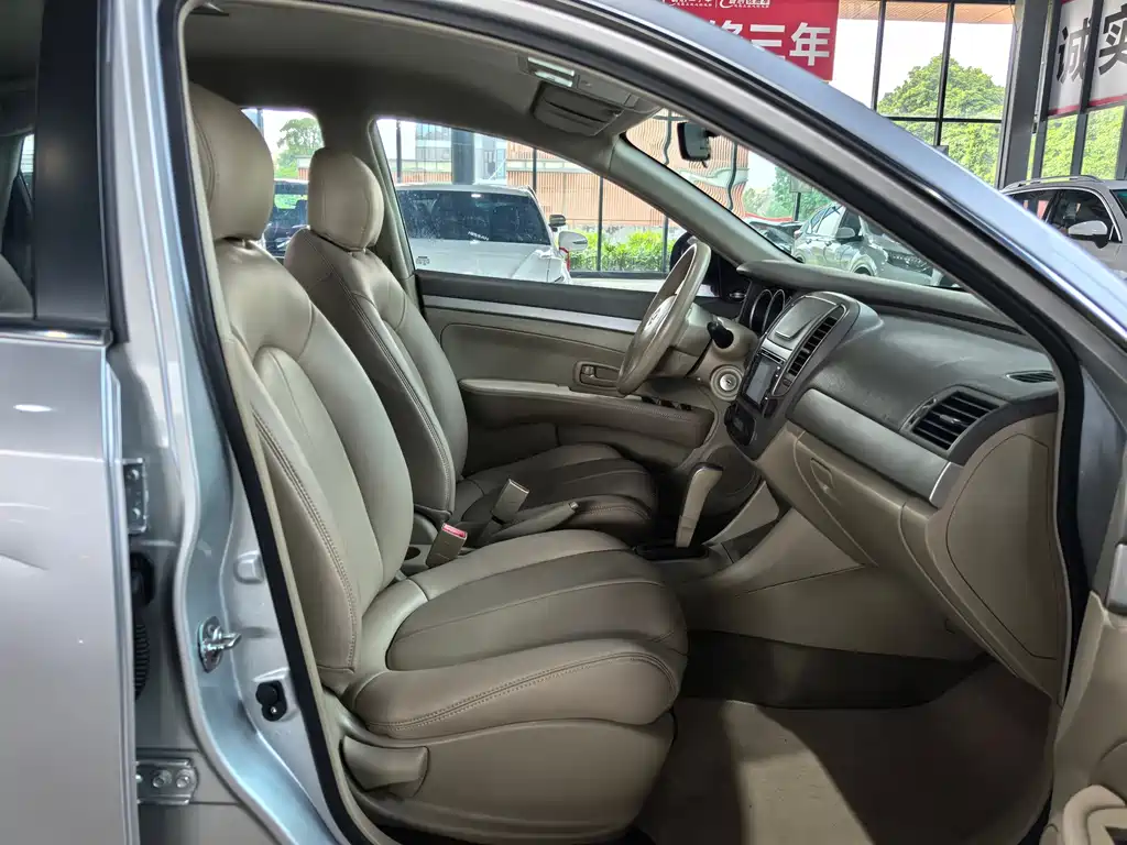 Nissan Sylphy — миниатюра 9