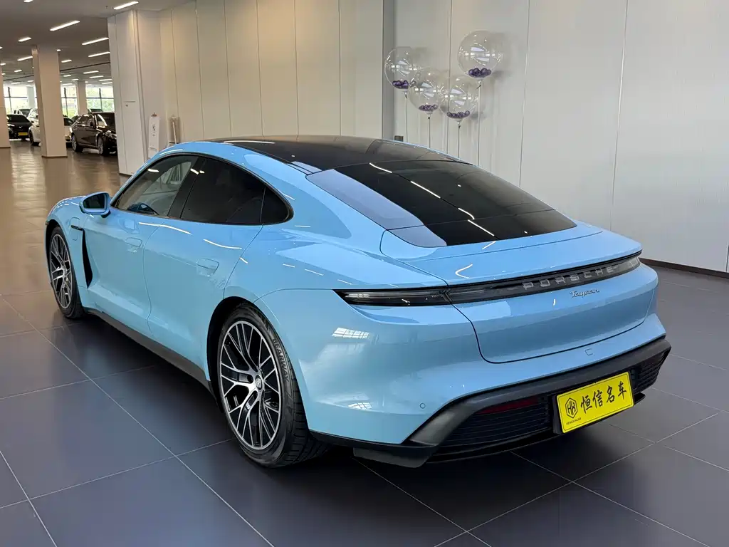 Porsche Taycan — миниатюра 5