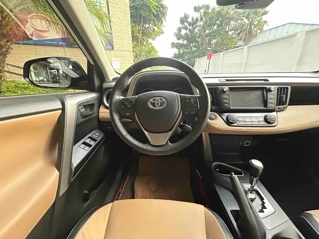 Toyota RAV4 — миниатюра 17
