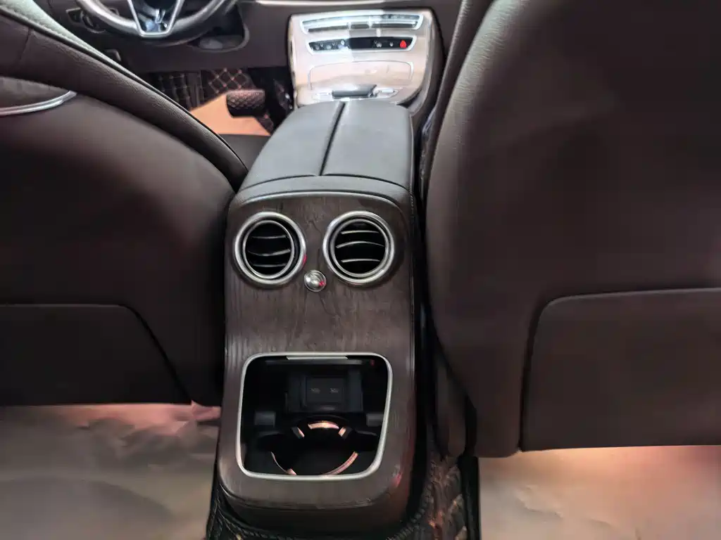 Mercedes-Benz E-Class — миниатюра 14