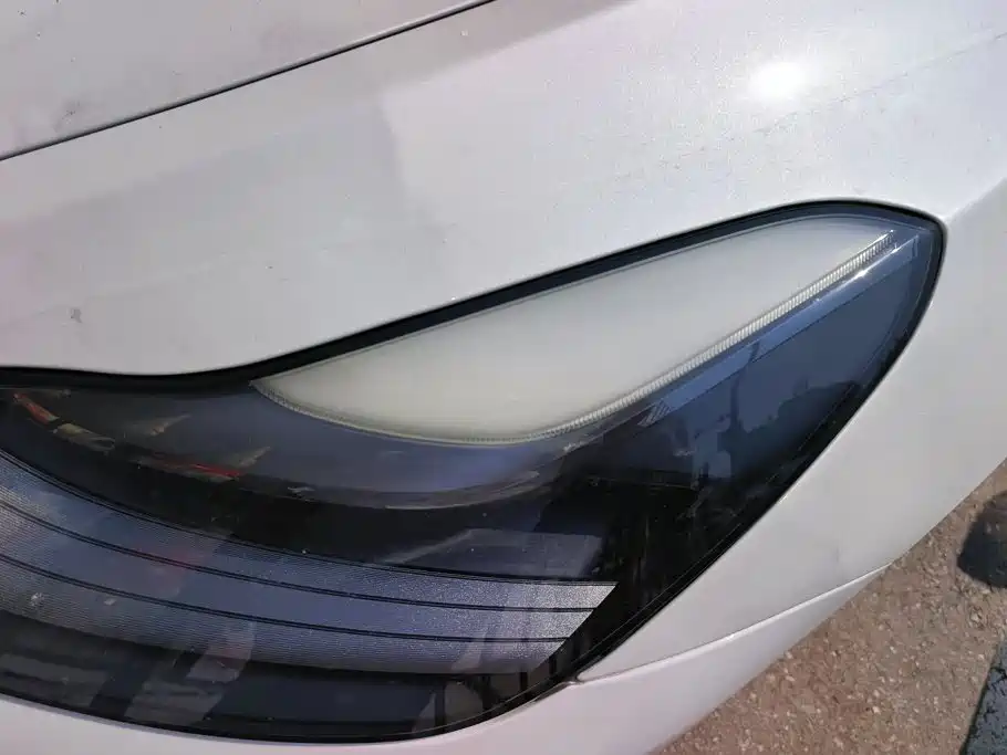 Tesla Model Y — миниатюра 5