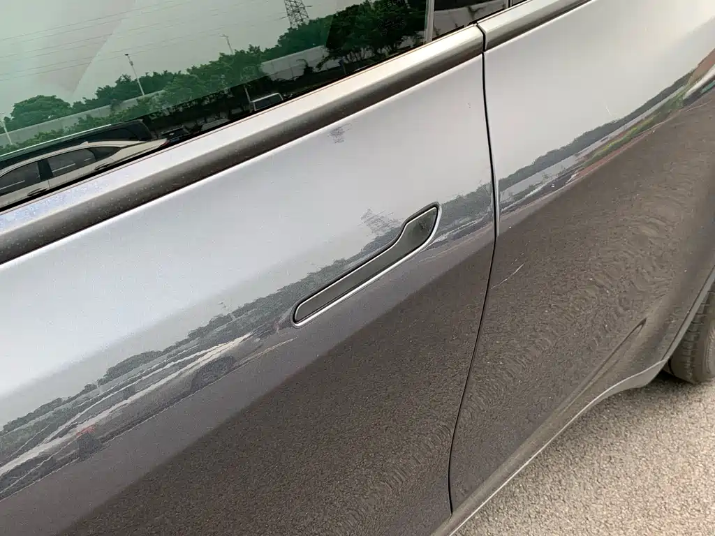 Tesla Model Y — миниатюра 11