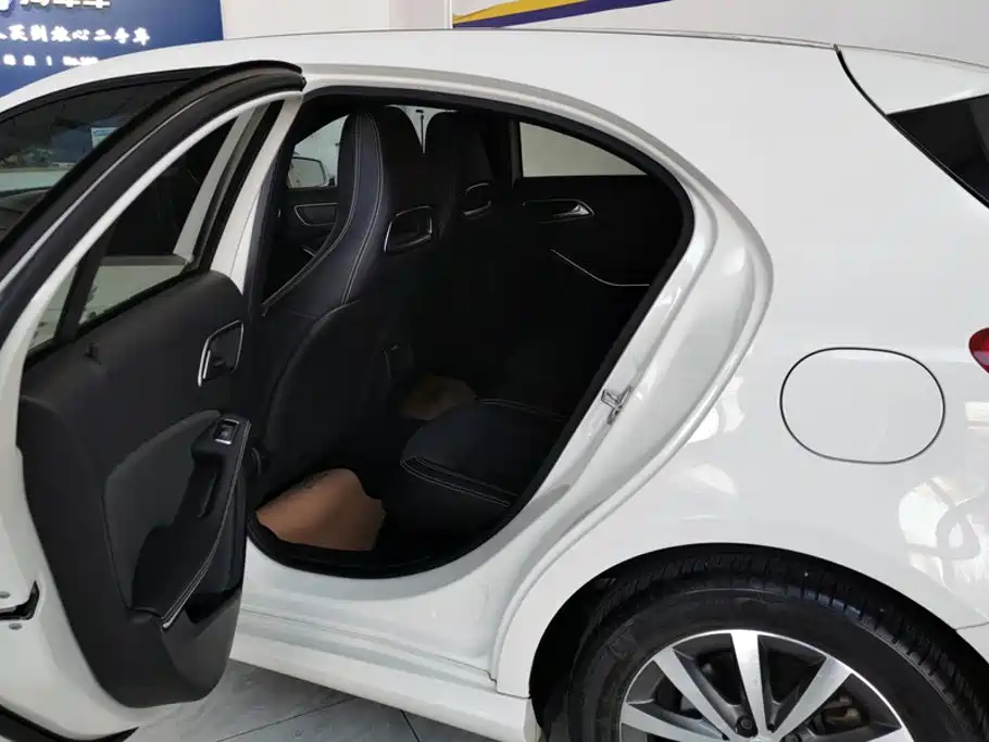 Mercedes-Benz A-Class (Import) — миниатюра 11