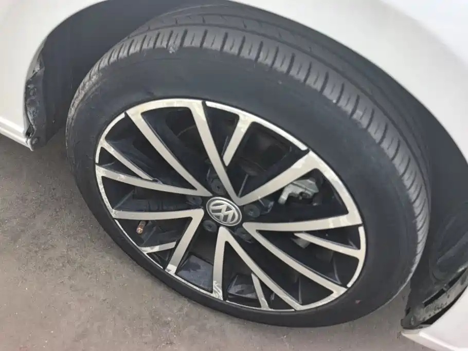 Volkswagen Lavida — миниатюра 6