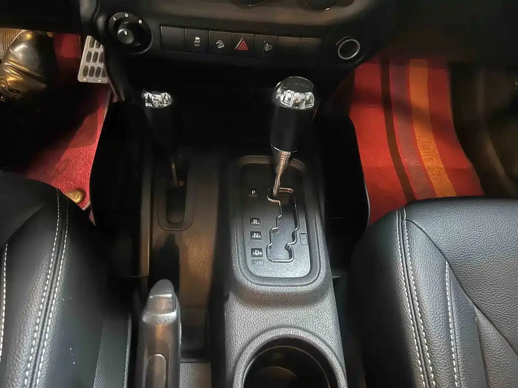 Jeep Wrangler — миниатюра 8