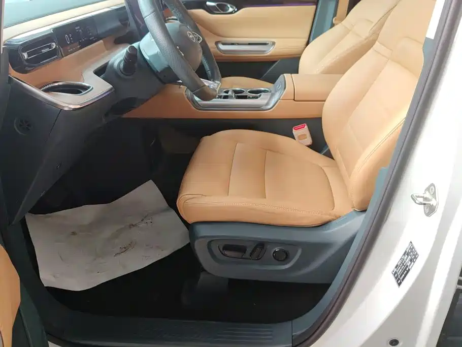 GAC Motor 传祺E8 PHEV — миниатюра 9