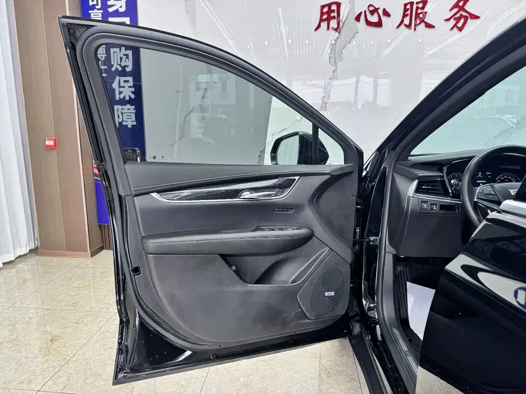 Cadillac XT5 — миниатюра 7