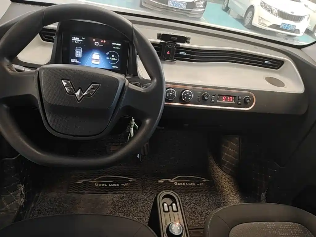 Wuling MINIEV — миниатюра 13