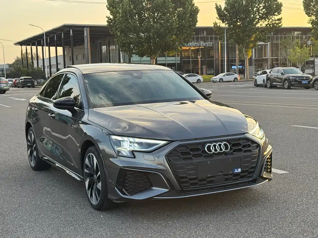 AUDI  A3