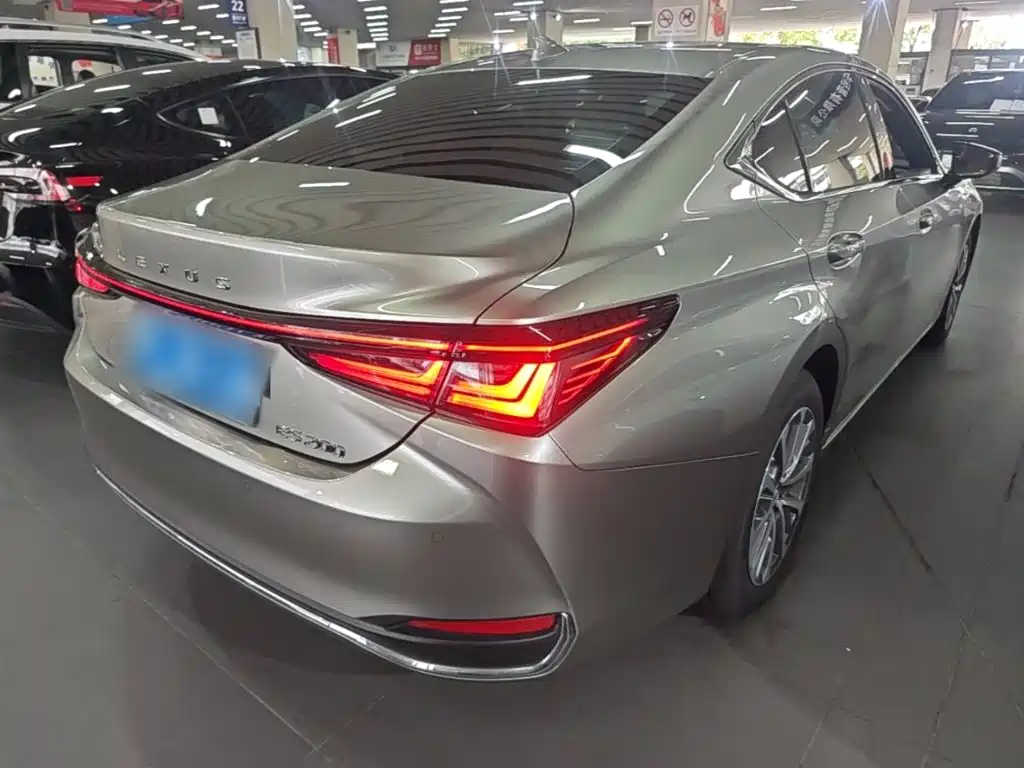 Lexus ES — миниатюра 5