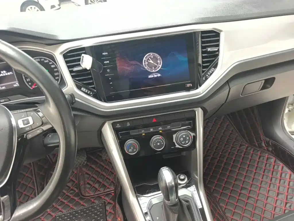 Volkswagen T-Roc — миниатюра 13