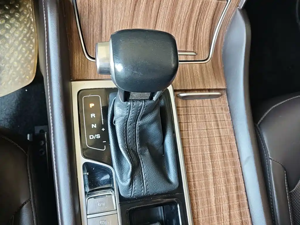 Roewe RX8 — миниатюра 14