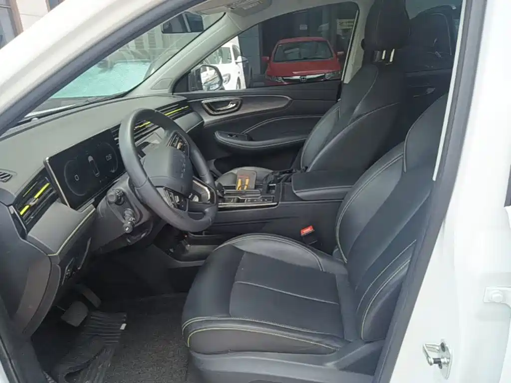 Roewe RX5 — миниатюра 15