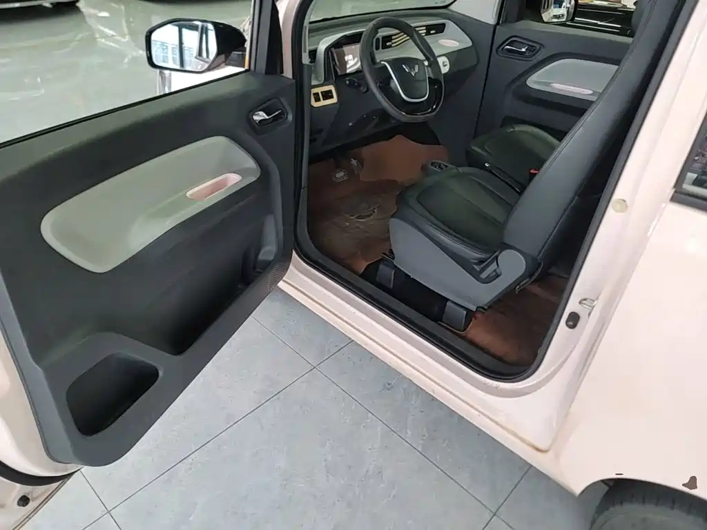 Wuling MINIEV — миниатюра 16