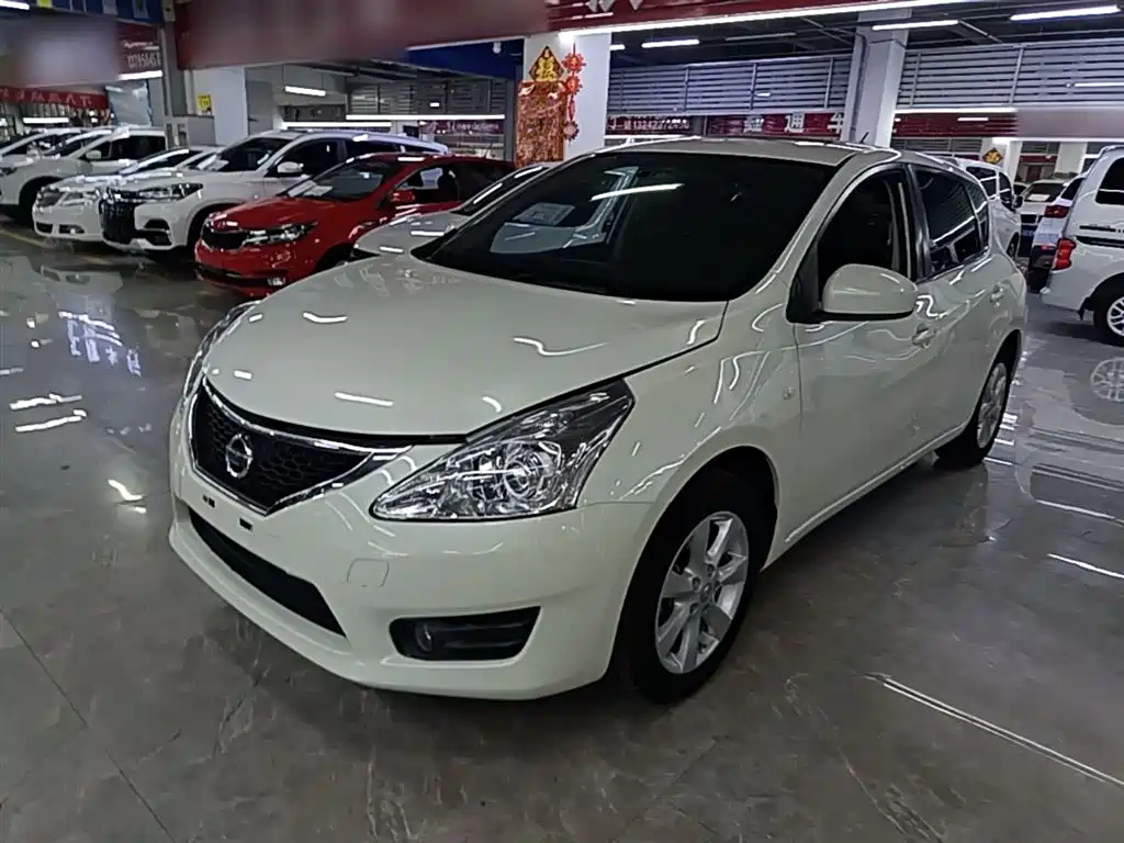 Nissan Tiida 2014 1.6L CVT Smart Type