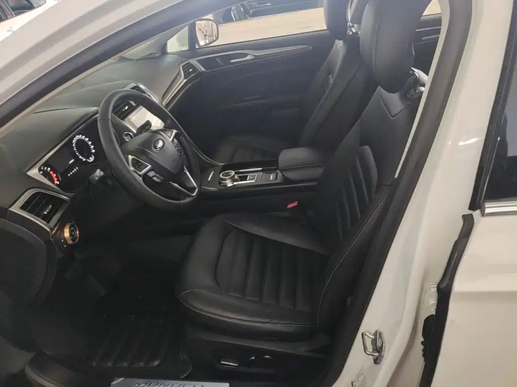 Ford Mondeo — миниатюра 15
