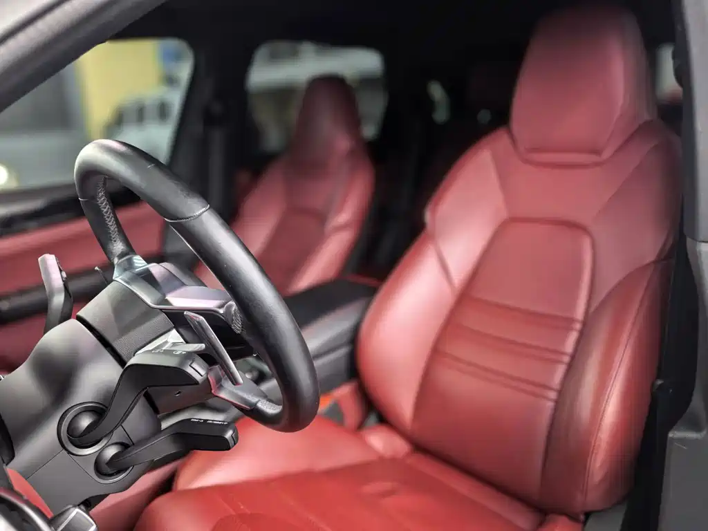 Porsche Cayenne — миниатюра 11