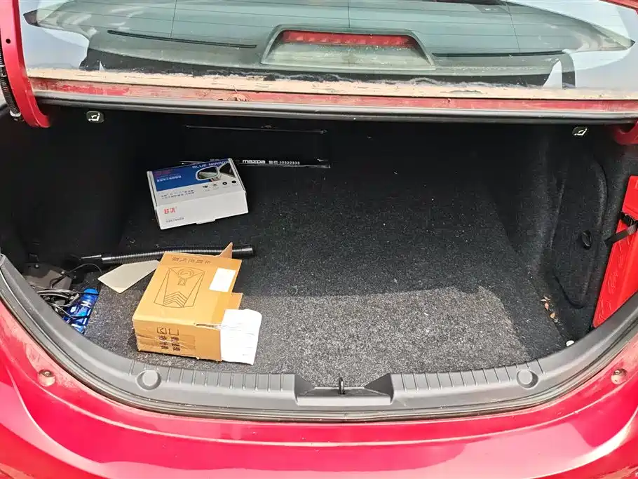 Mazda Mazda3 3 2016 1.5L AT Luxury