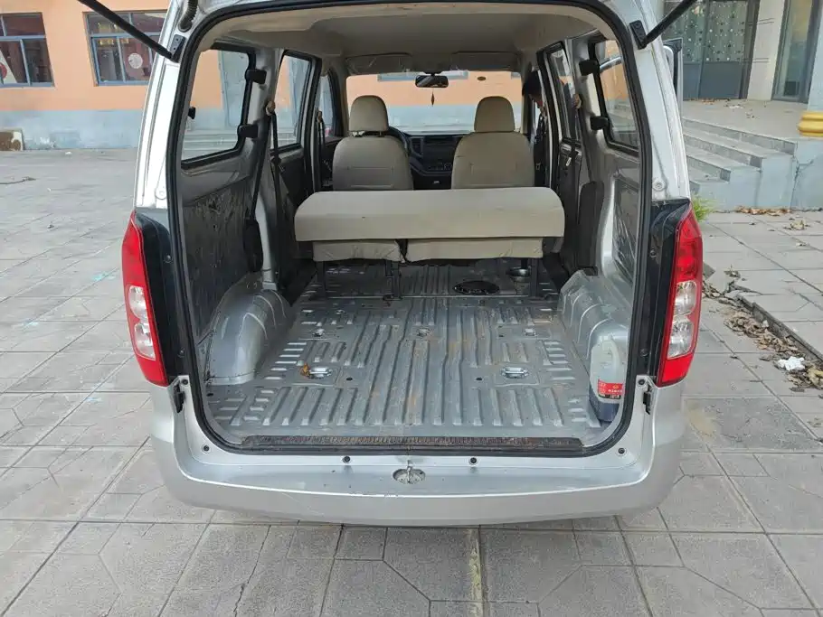 Wuling Hongguang V — миниатюра 4