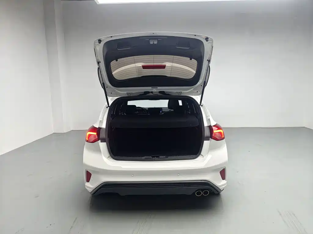 Ford Focus — миниатюра 5