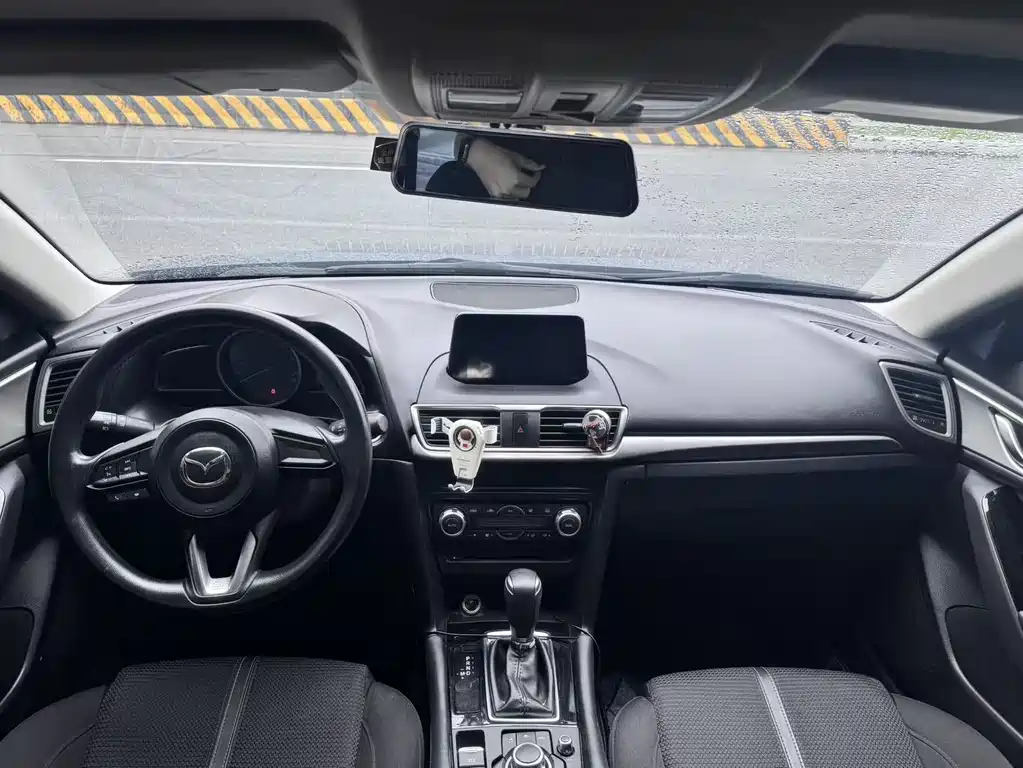 Mazda 3 Axela - фото 5