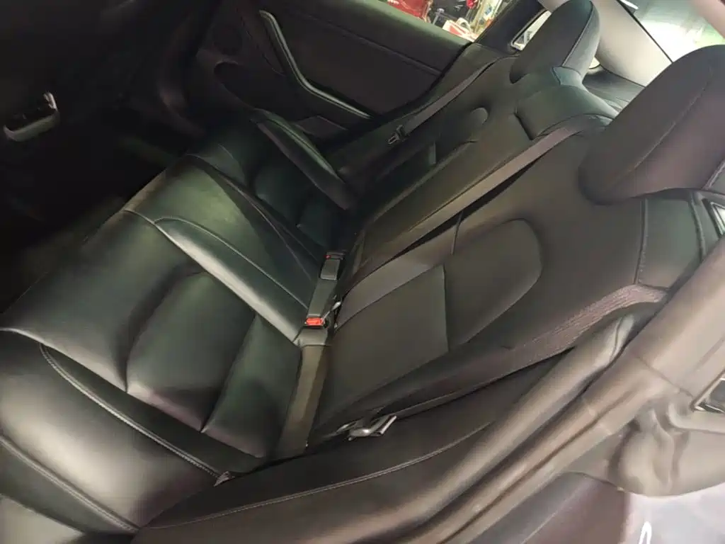 Tesla Model 3 — миниатюра 17
