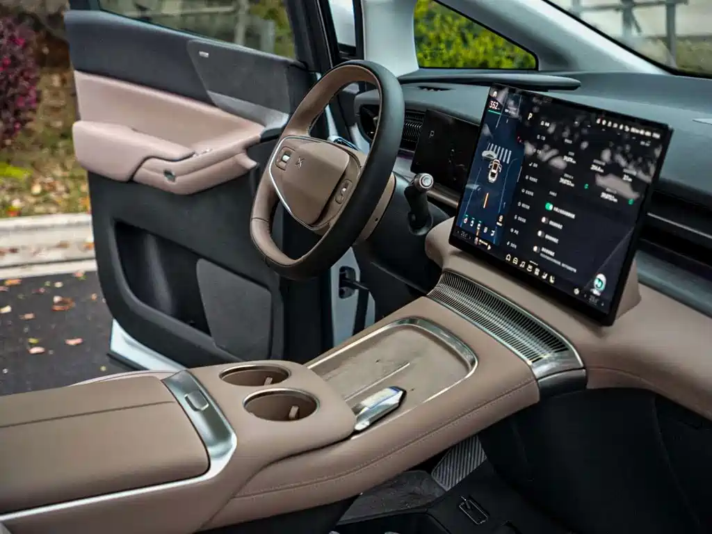 XPeng X9 — миниатюра 11