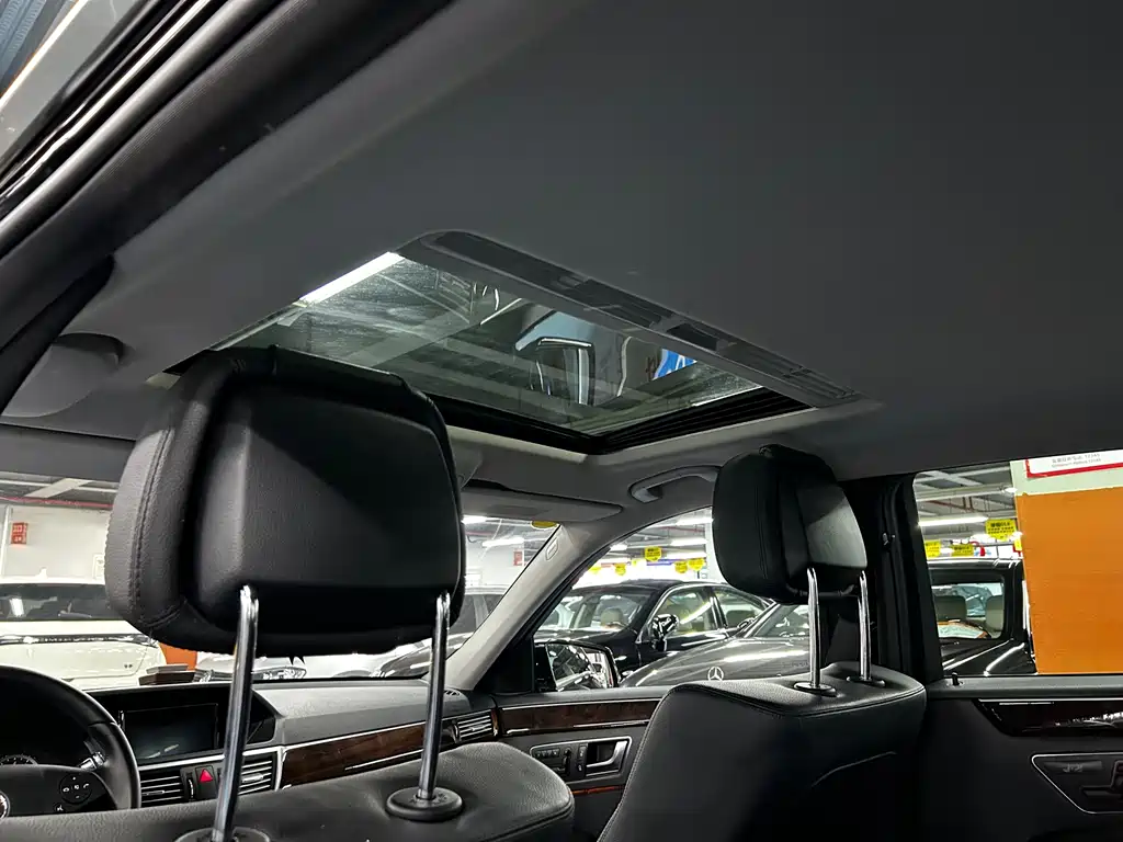 Mercedes-Benz E-Class — миниатюра 7