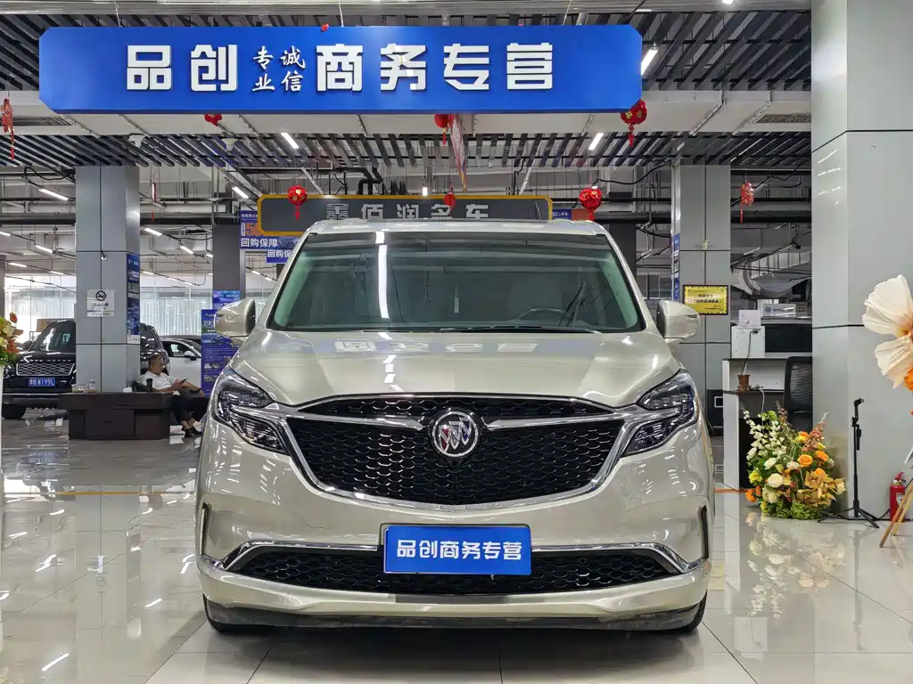 Buick GL8 — миниатюра 2