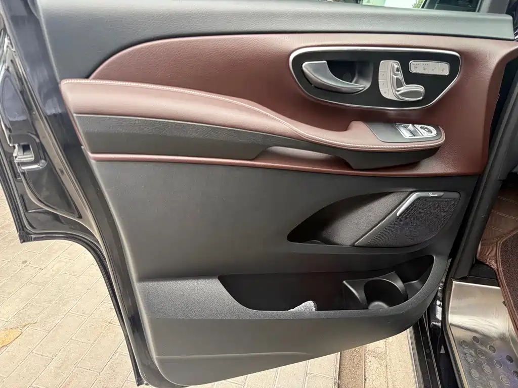 Mercedes-Benz V-Class — миниатюра 5