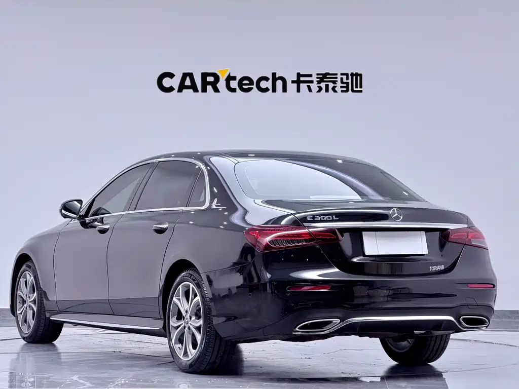 Mercedes-Benz E-Class — миниатюра 6