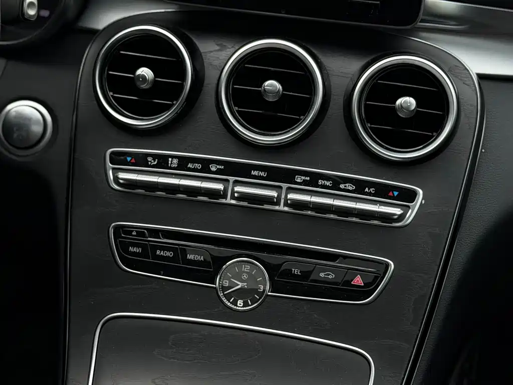 Mercedes-Benz C-Class — миниатюра 13