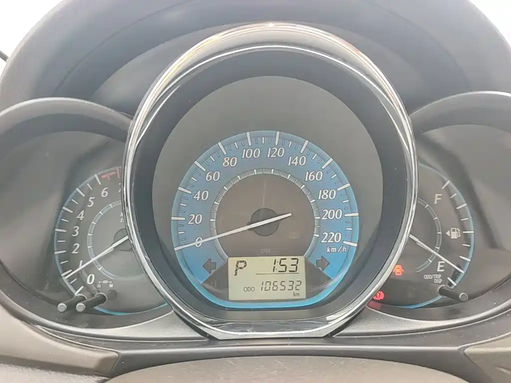 Toyota Yaris L — миниатюра 12