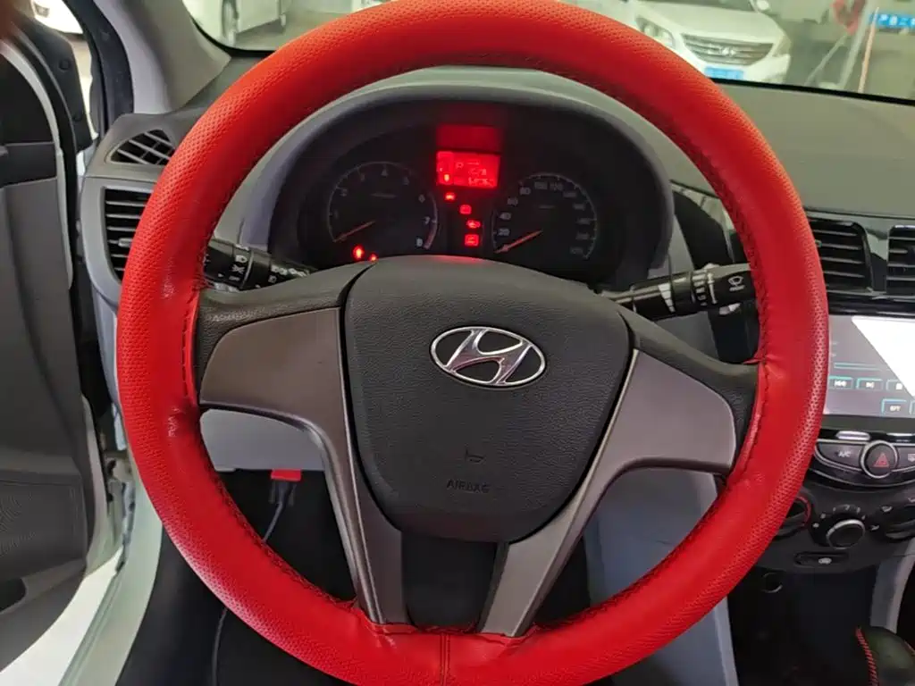 Hyundai Verna — миниатюра 11
