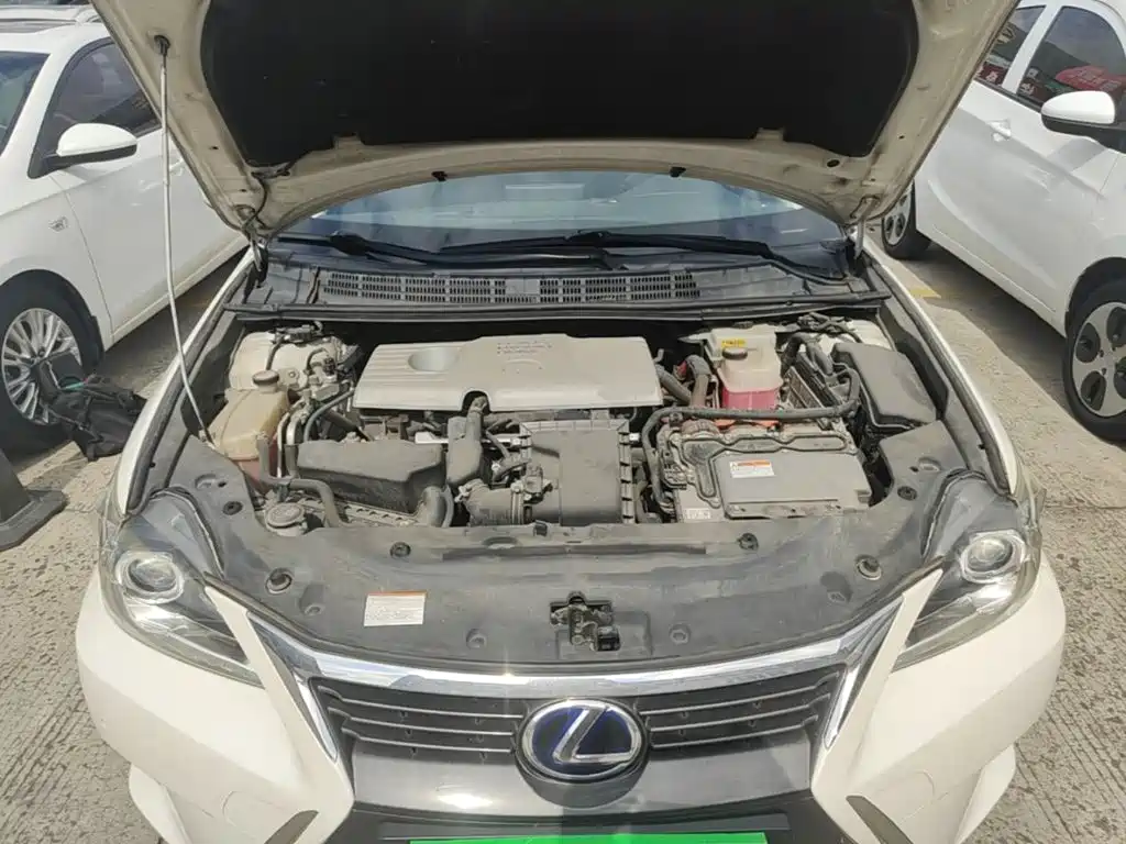 Lexus CT — миниатюра 20
