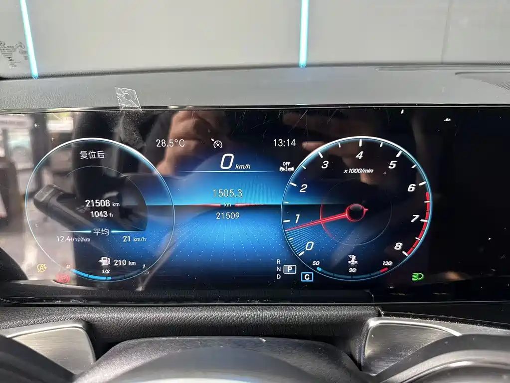 Mercedes-Benz GLB — миниатюра 12