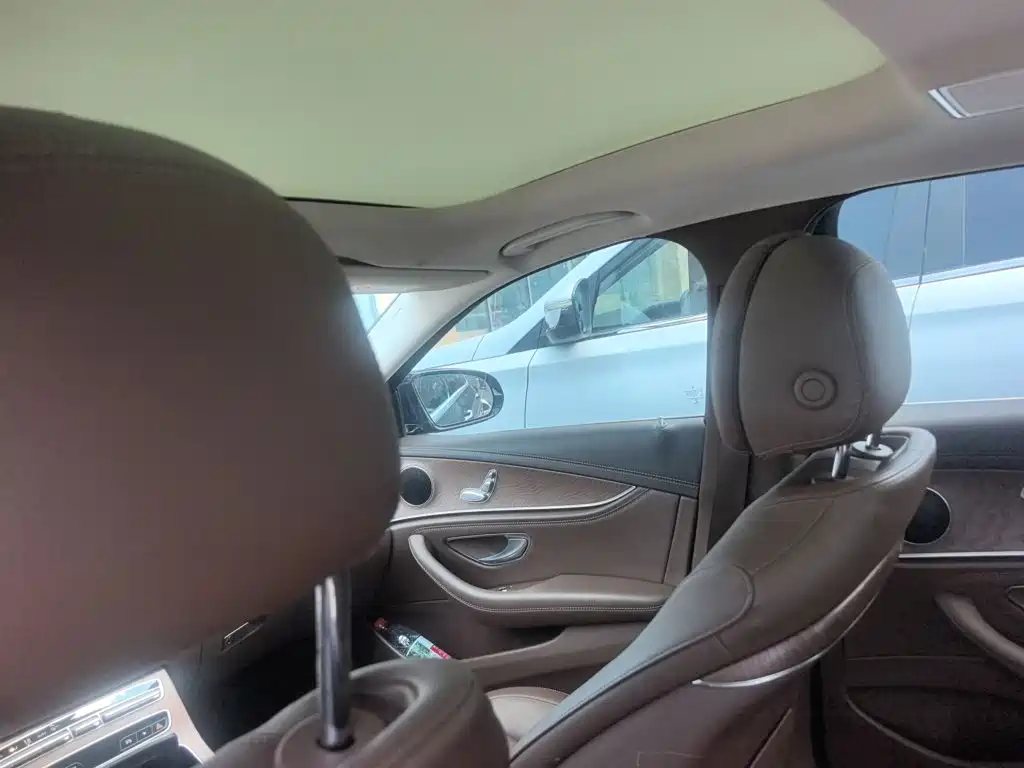 Mercedes-Benz E-Class — миниатюра 19