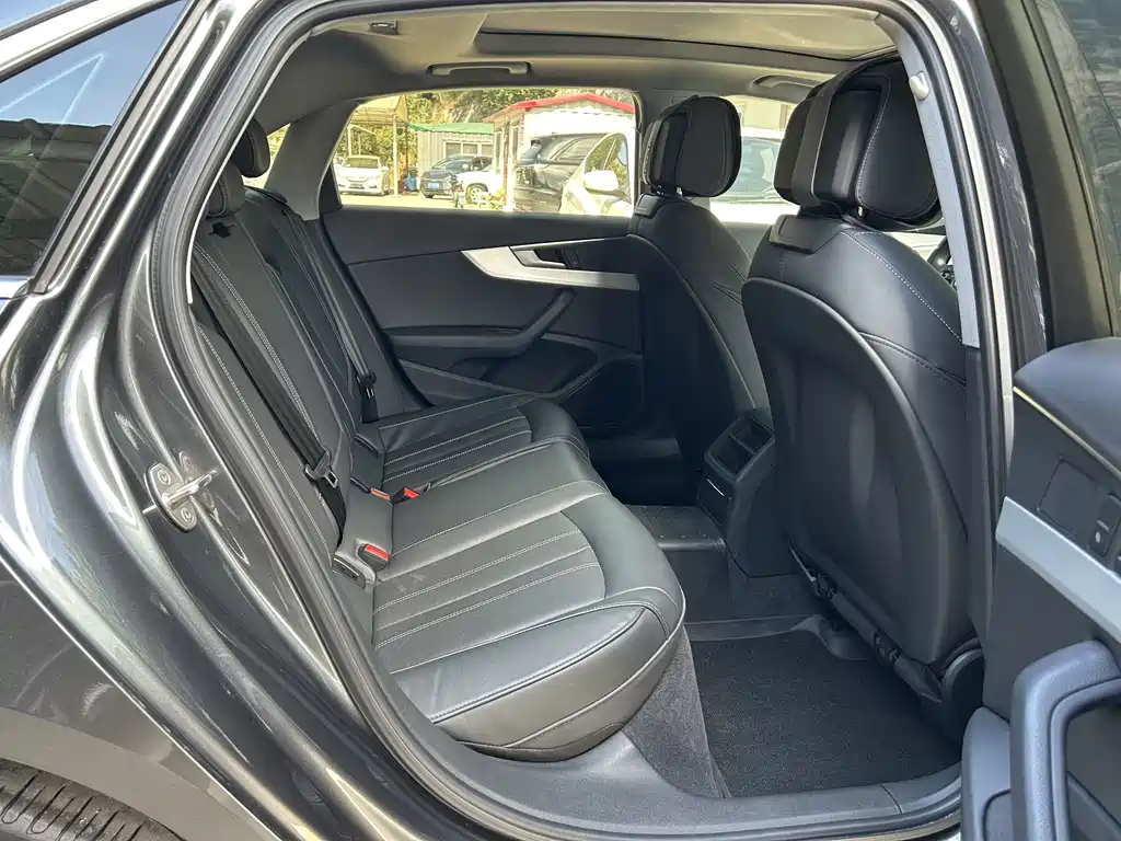 Audi A4L — миниатюра 5