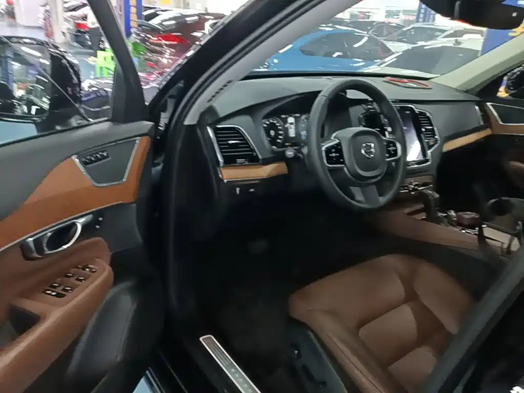 Volvo XC90 — миниатюра 16