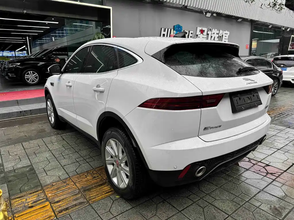 Jaguar E-PACE — миниатюра 7