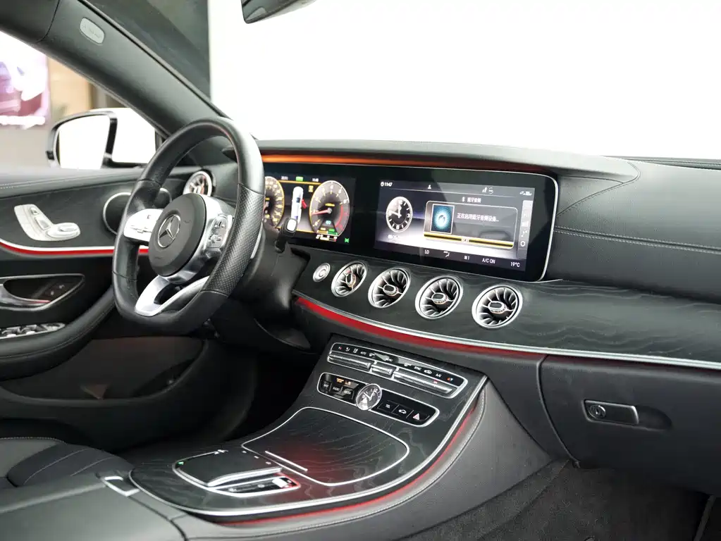 Mercedes-Benz E-Class (Import) — миниатюра 11