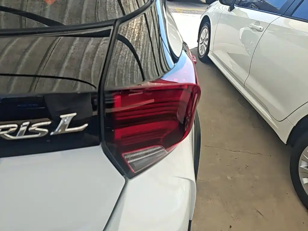 Toyota Yaris L — миниатюра 8