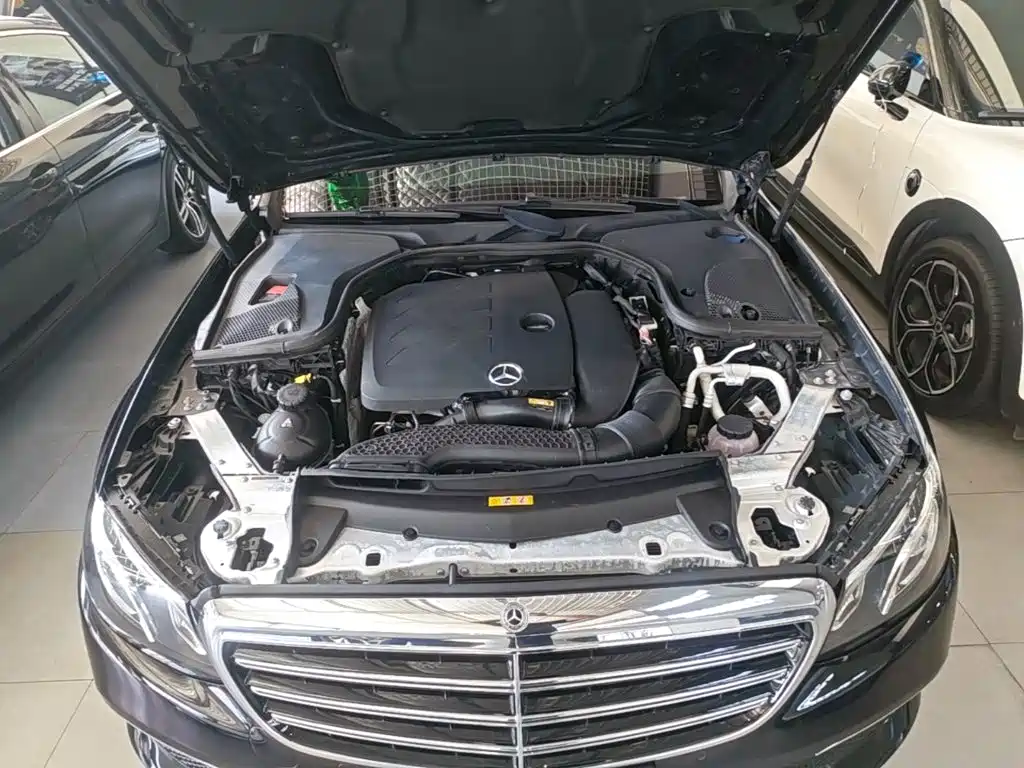 Mercedes-Benz E-Class — миниатюра 20