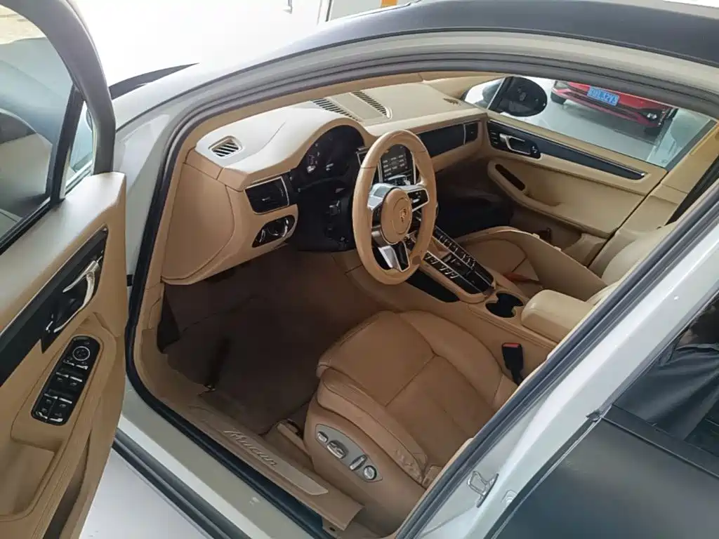 Porsche Macan — миниатюра 16