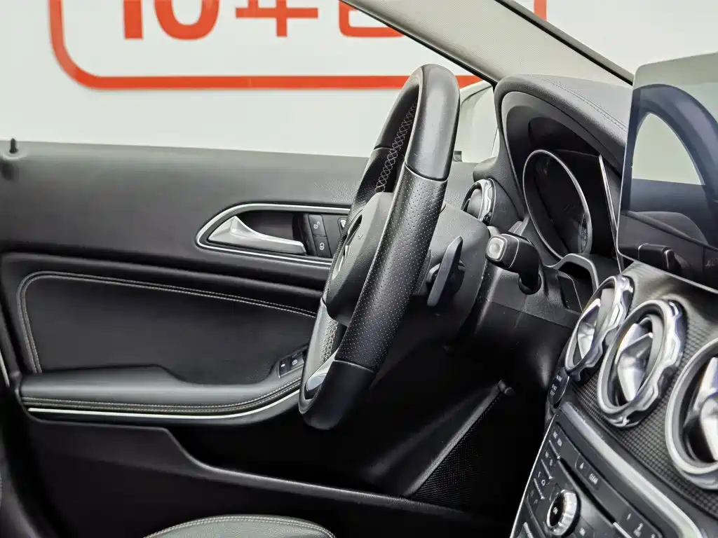 Mercedes-Benz GLA — миниатюра 22