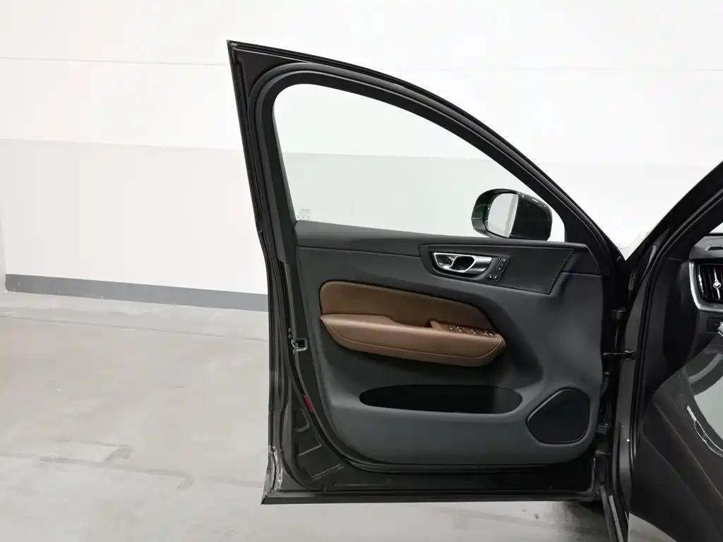 Volvo XC60 — миниатюра 8