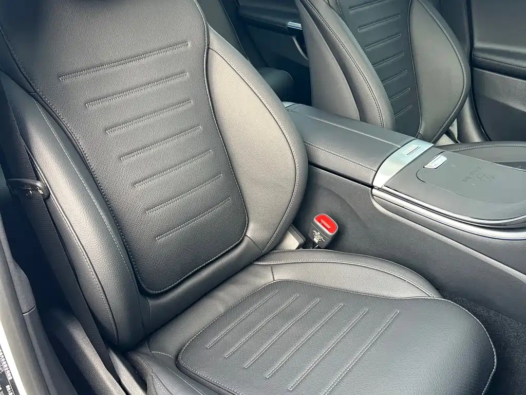 Mercedes-Benz C-Class — миниатюра 8