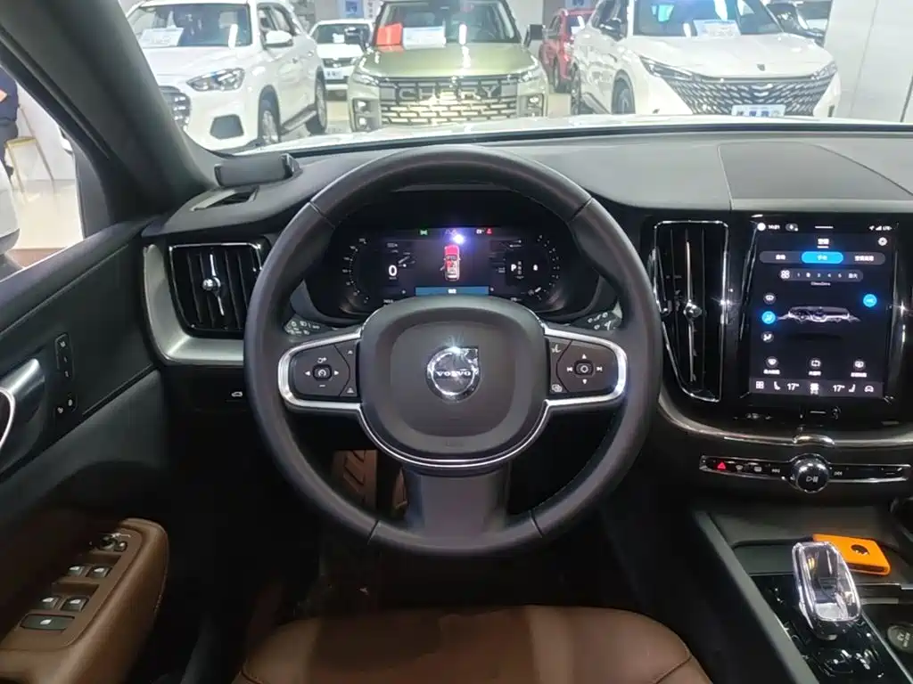 Volvo XC60 — миниатюра 11