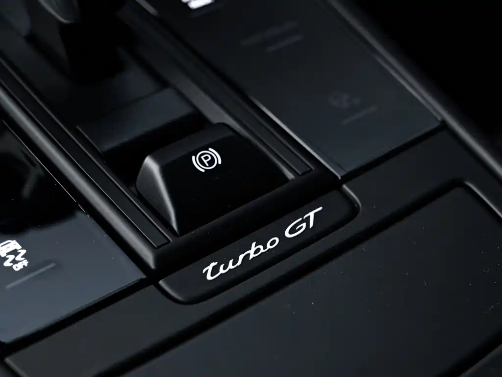 Porsche Cayenne — миниатюра 7